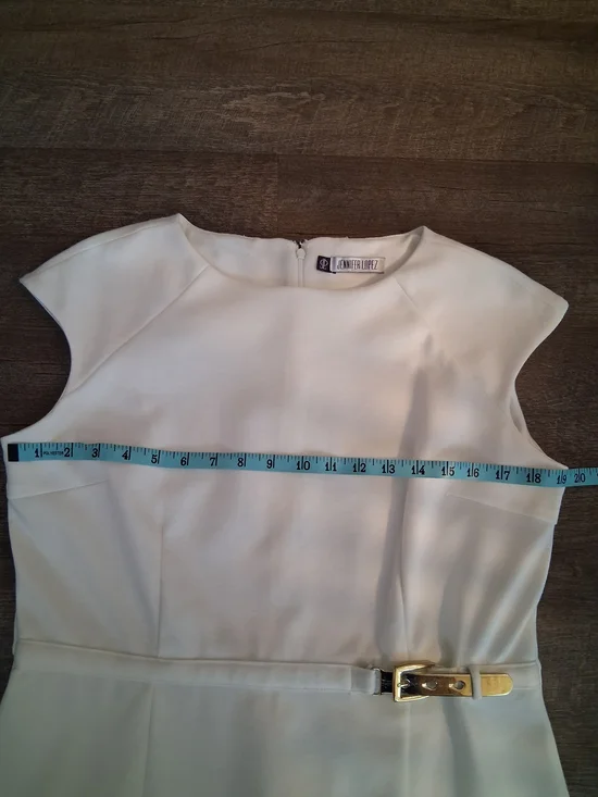 Elegant White Midi Sheath Dress with Slim Belt - Picture 3 of 7